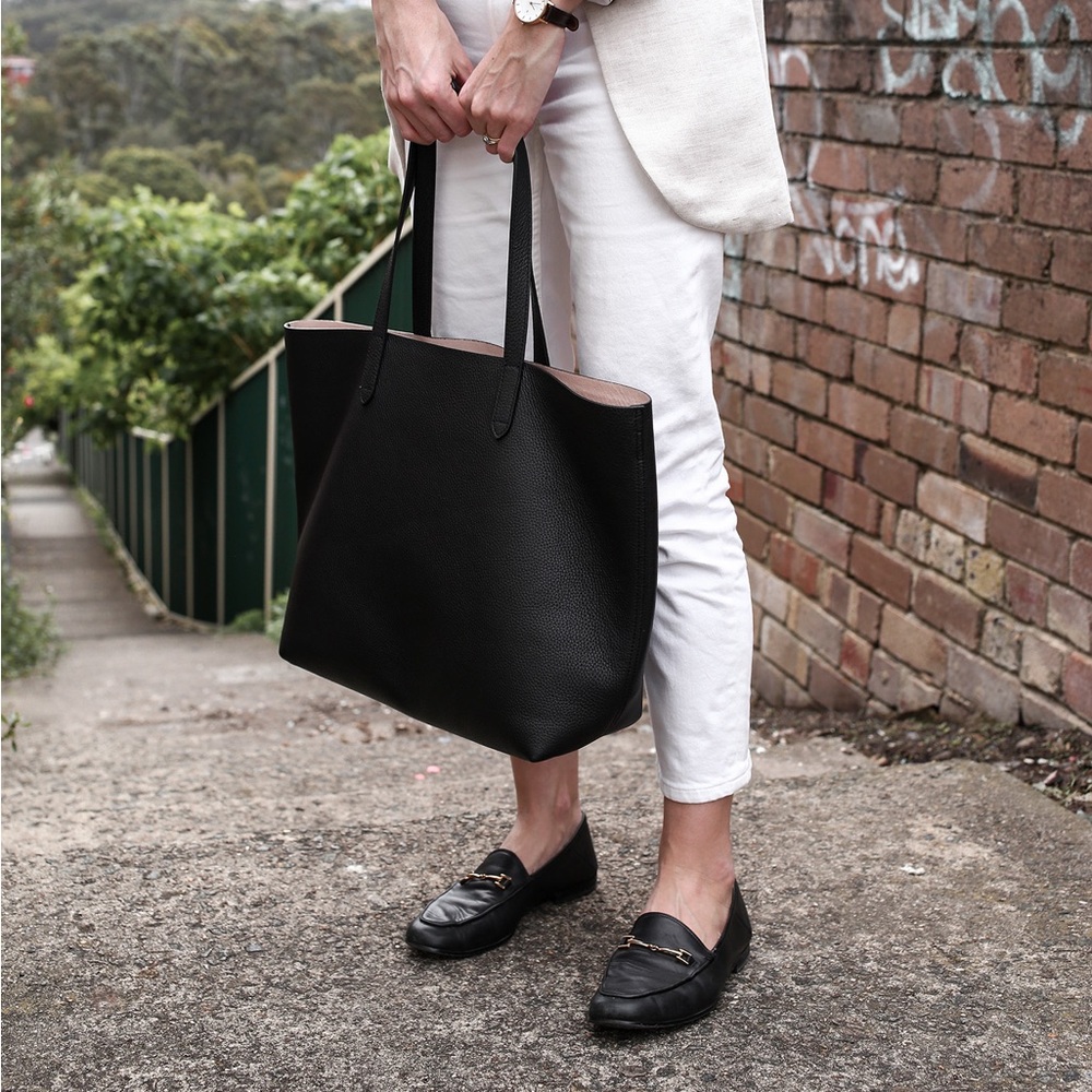 Cuyana Structured Tote (Classic) with additional Tote Organizer - Picture 6 of 10